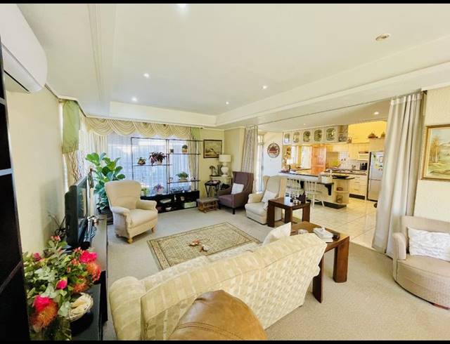 4 BEDROOM HOUSE FOR SALE IN LINMEYER